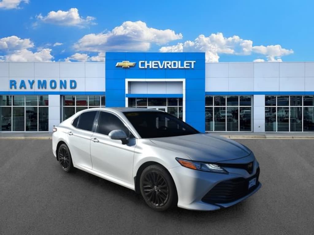 Used 2020 Toyota Camry XLE Sedan