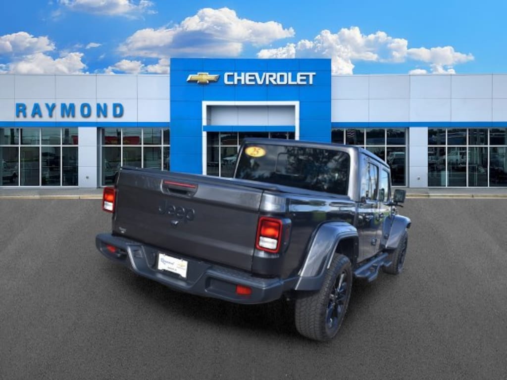 Used 2025 Jeep Gladiator Nighthawk Truck