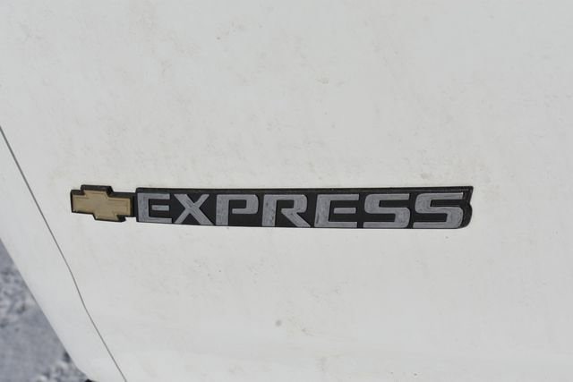 2025 Chevrolet Express Cargo Work Van - Photo 16