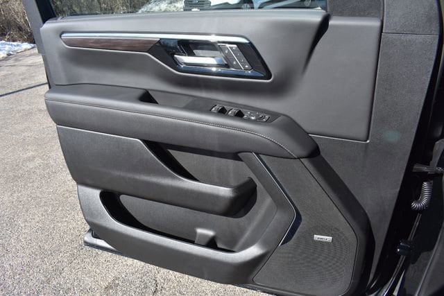 2026 Chevrolet Suburban Premier - Photo 41