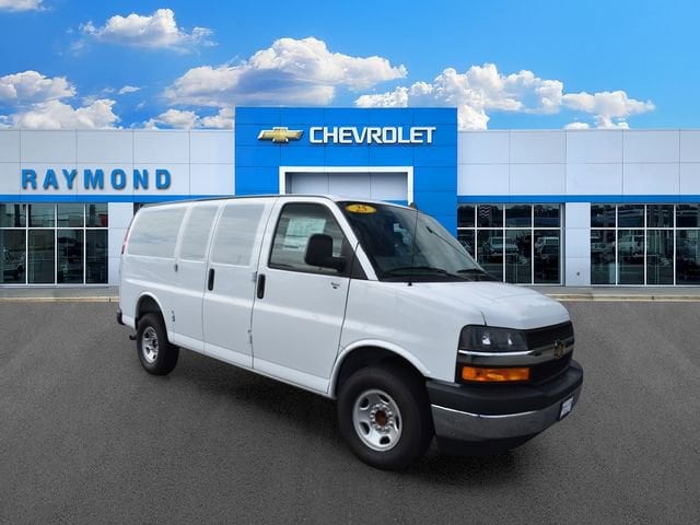 2025 Chevrolet Express 2500 Work Van HD's photo