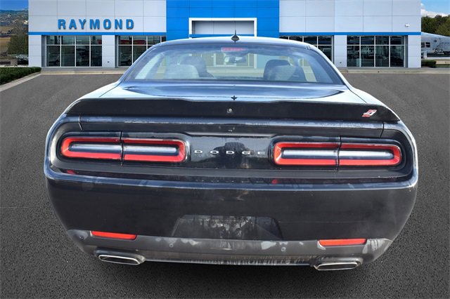 2022 Dodge Challenger SXT AWD photo 3