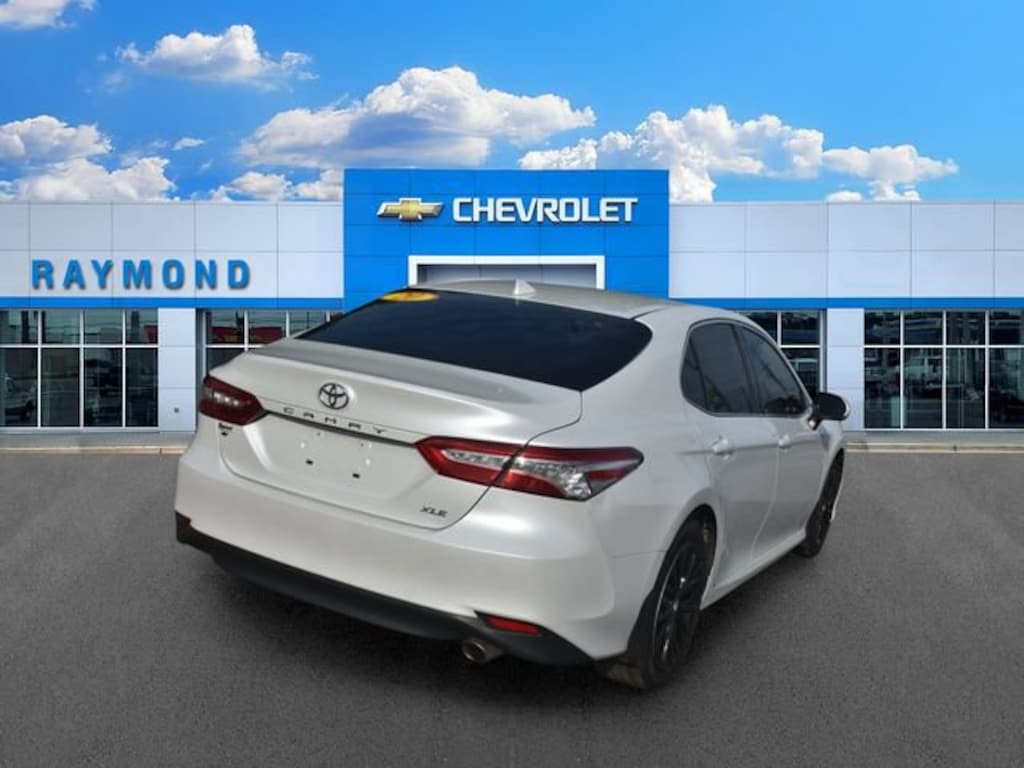 Used 2020 Toyota Camry XLE Sedan