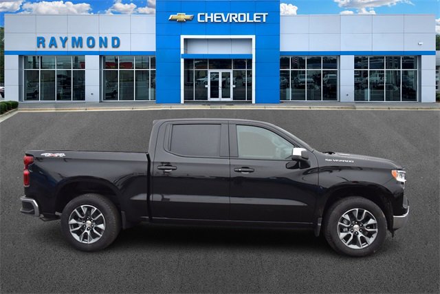 2026 Chevrolet Silverado 1500 LT photo 2