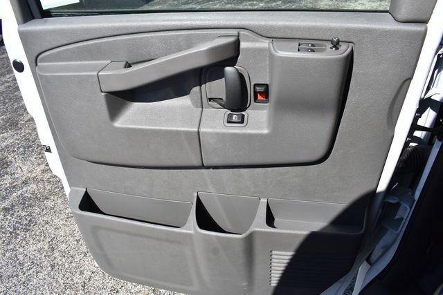 2025 Chevrolet Express Cargo Work Van - Photo 31