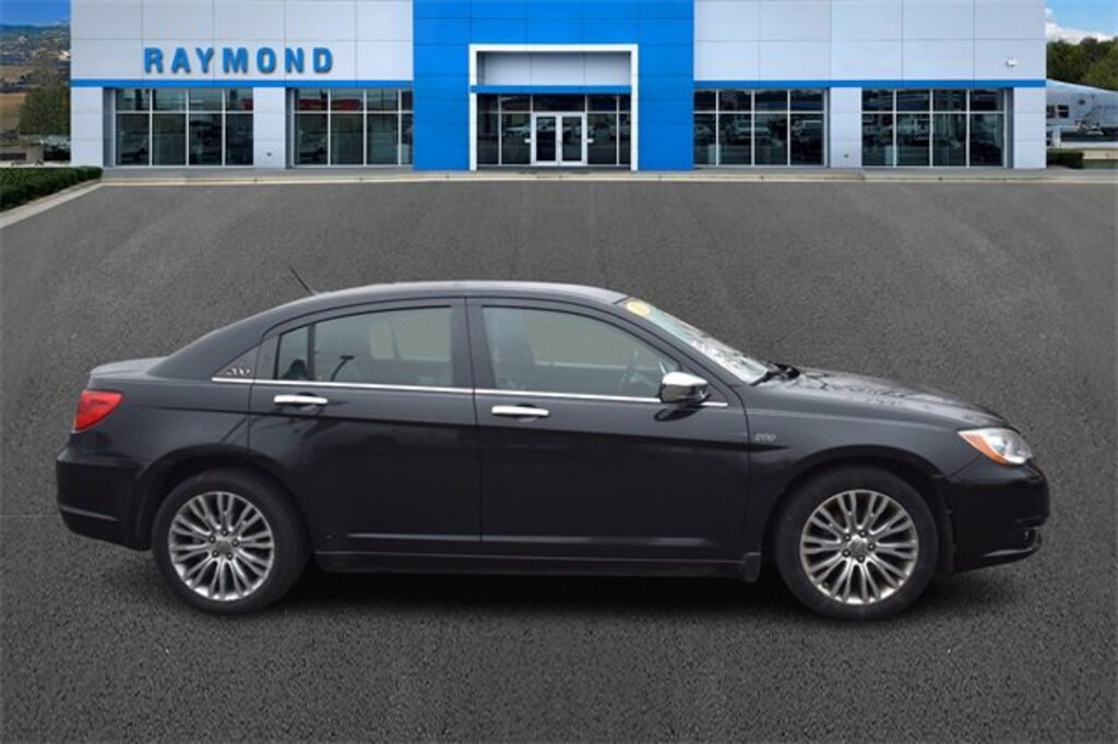 Used 2011 Chrysler 200 Limited Sedan