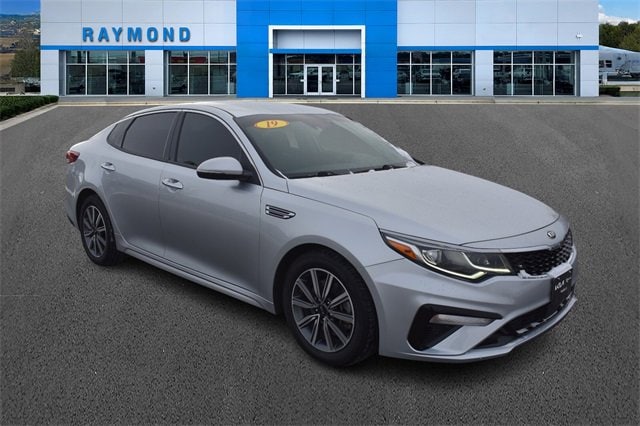 2019 Kia Optima EX's photo