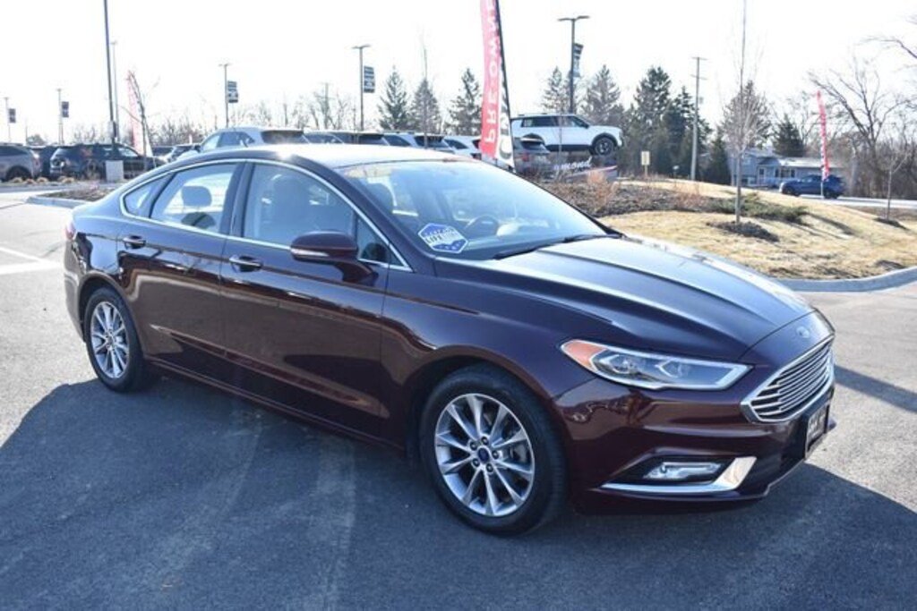 Used 2017 Ford Fusion SE Sedan
