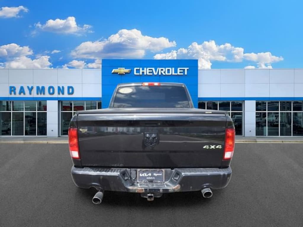 Used 2017 Ram 1500 Express Crew Cab 4x4 57 Box Truck Crew Cab