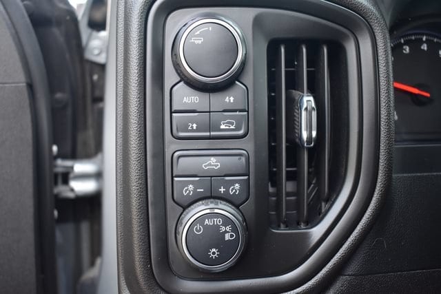 2024 Chevrolet Silverado 1500 Custom - Photo 22