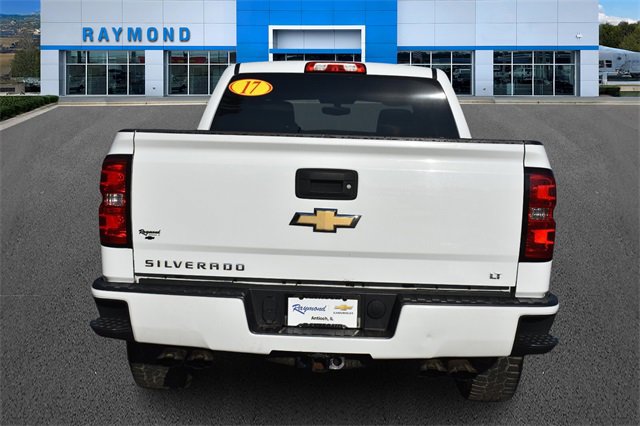 2017 Chevrolet Silverado 1500 LT photo 4