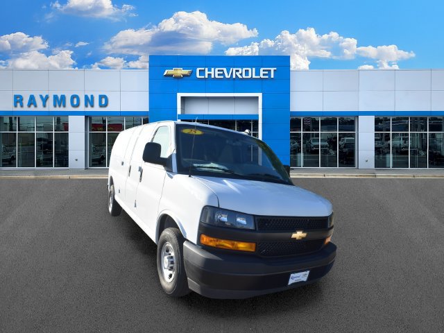 2025 Chevrolet Express Cargo Work Van - Photo 11