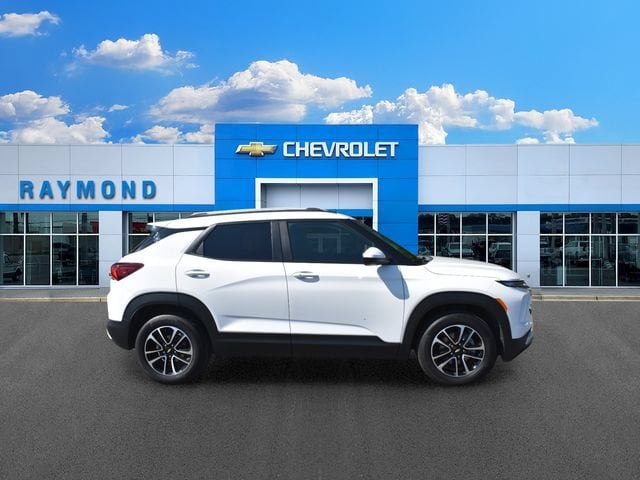 2025 Chevrolet Trailblazer LT - Photo 2