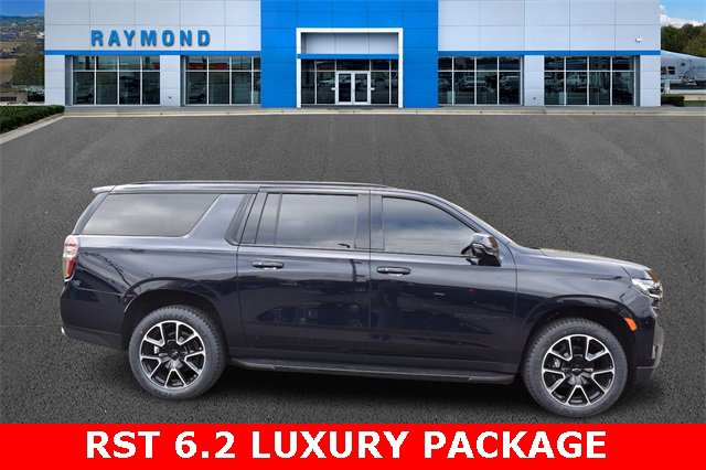 2023 Chevrolet Suburban RST photo 2