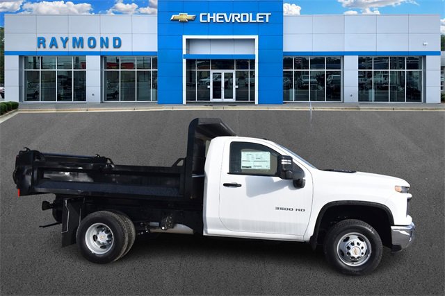 2025 Chevrolet Silverado 3500HD Work Truck photo 2