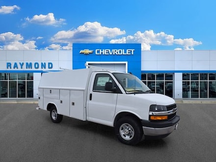 2025 Chevrolet Express Cutaway 3500 1WT Cutaway Van