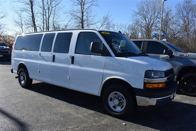 2018 Chevrolet Express LT's photo