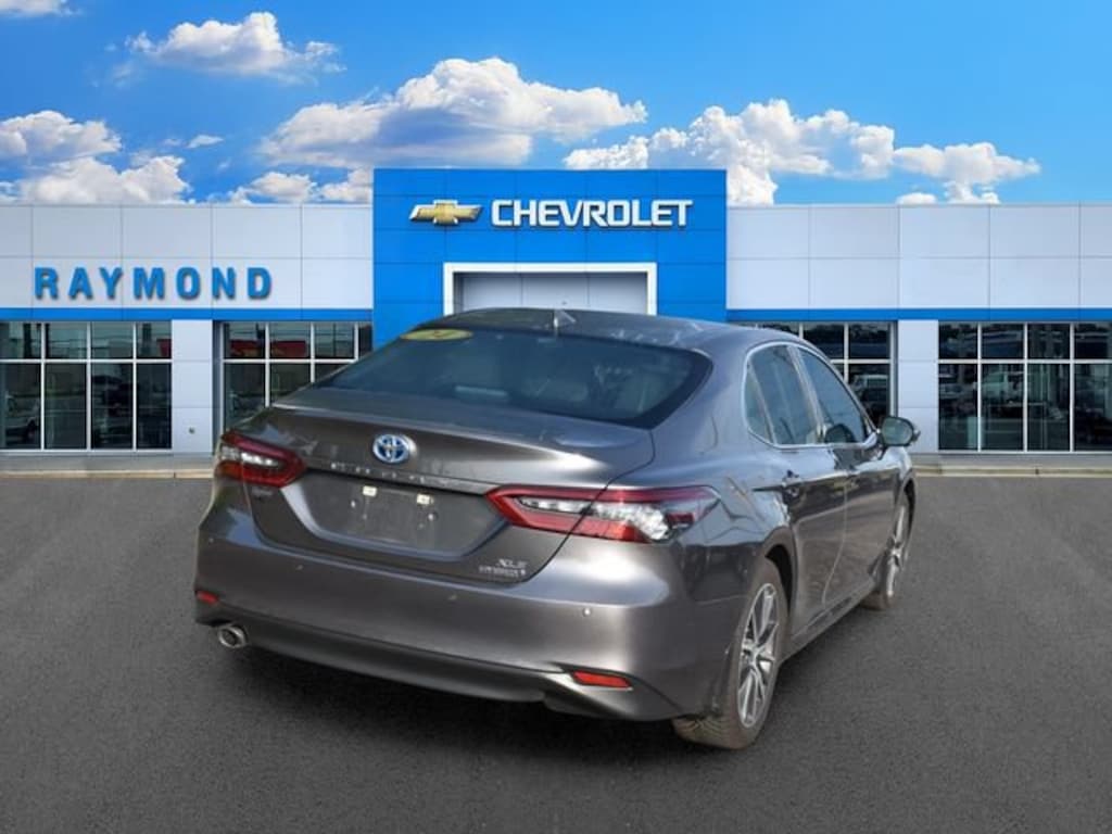 Used 2024 Toyota Camry Hybrid XLE Sedan