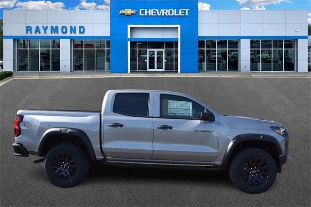 2026 Chevrolet Colorado Trail Boss photo 2