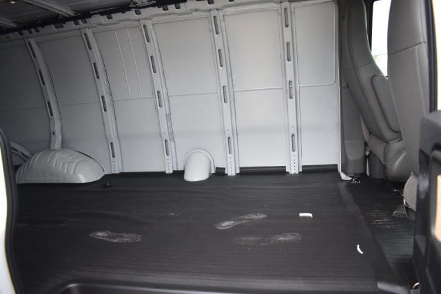 2025 Chevrolet Express Cargo Work Van - Photo 11