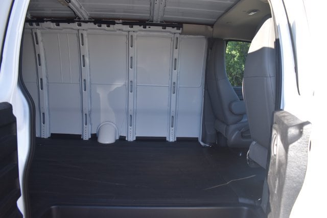 2025 Chevrolet Express Cargo Work Van - Photo 15