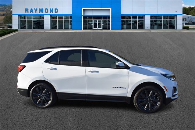 2023 Chevrolet Equinox RS photo 2