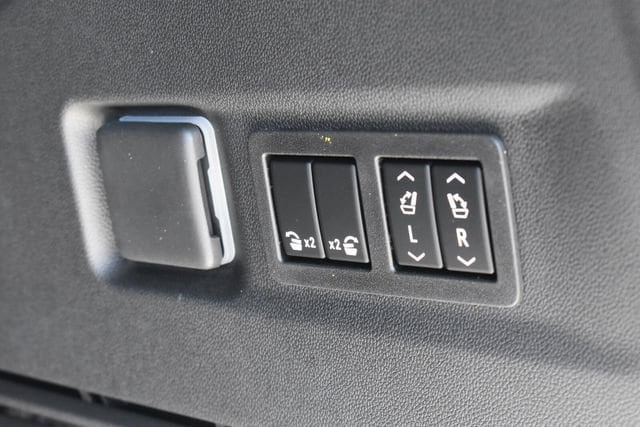 2026 Chevrolet Suburban Premier - Photo 24