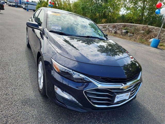 2022 Chevrolet Malibu 1LT photo 2