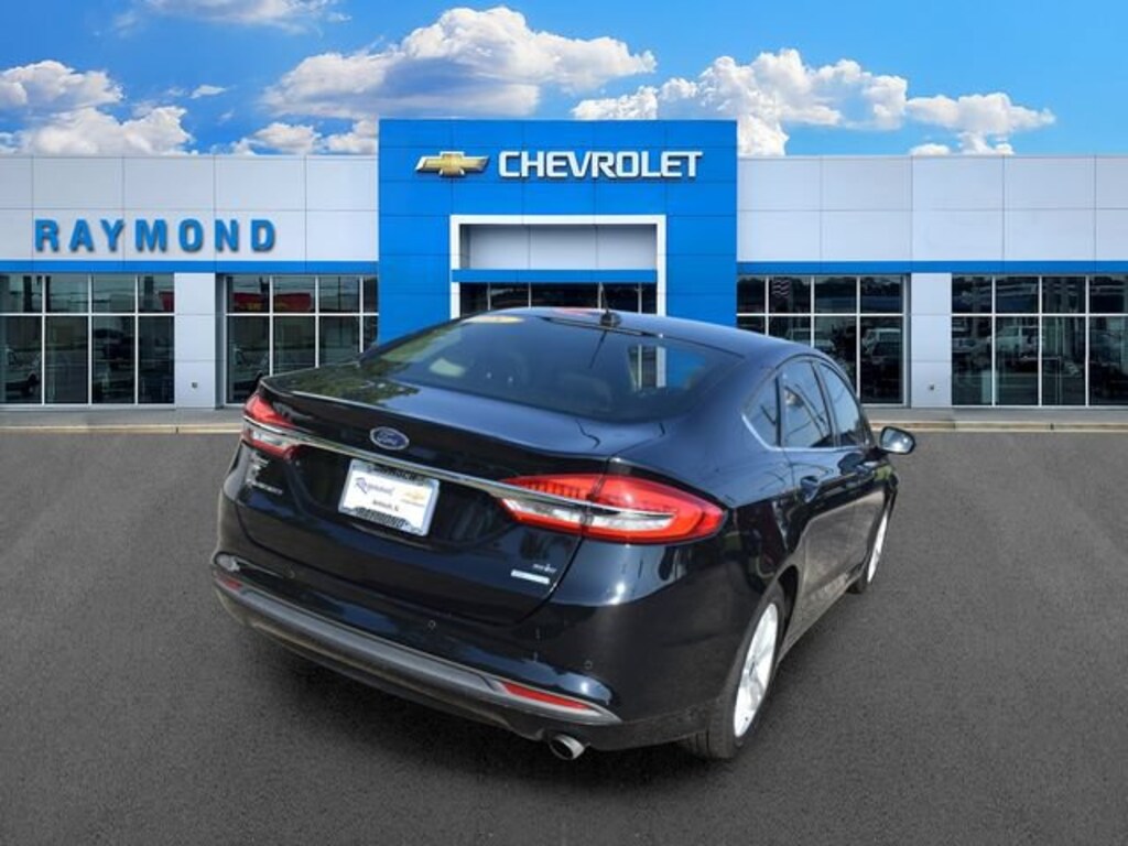 Used 2018 Ford Fusion SE Sedan