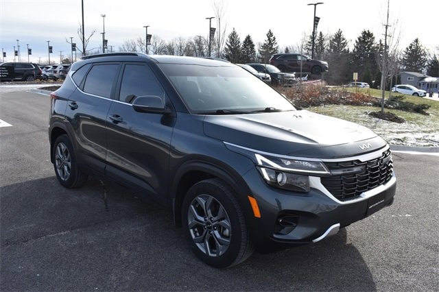 2024 Kia Seltos S's photo