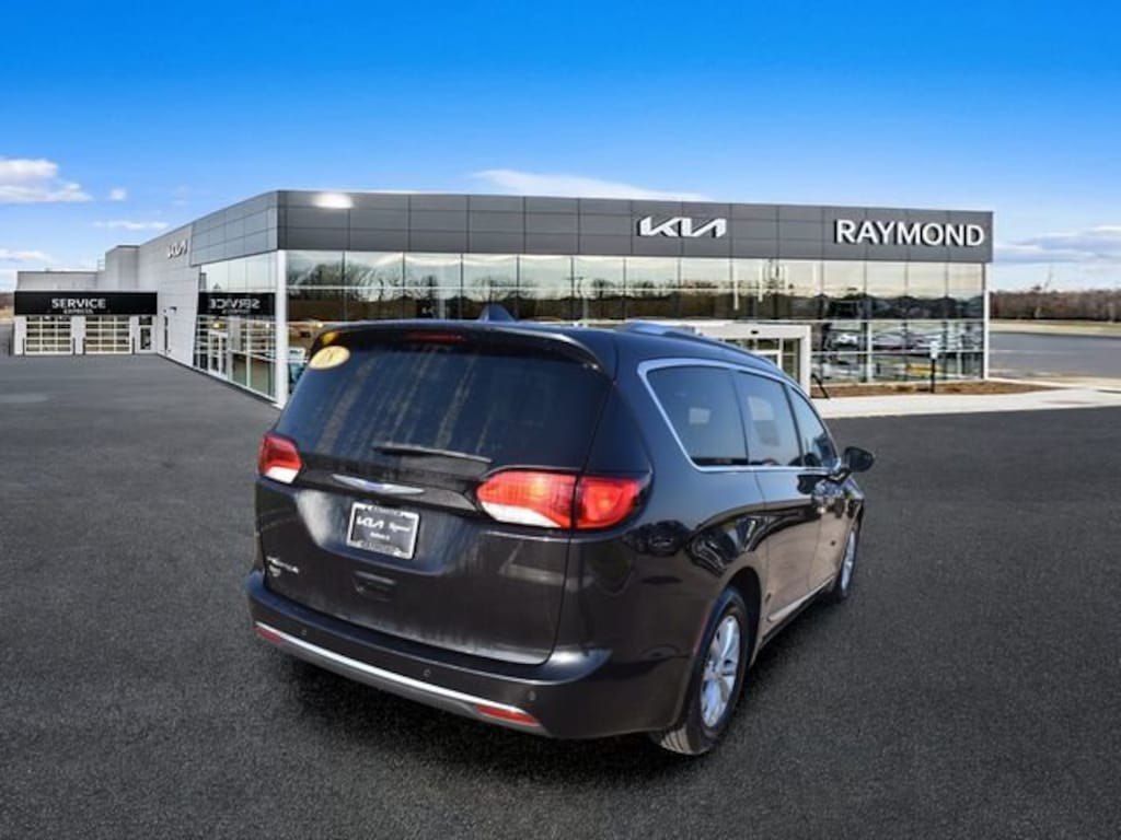 Used 2018 Chrysler Pacifica Touring L Plus Van