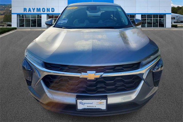 2024 Chevrolet Trax LS photo 3
