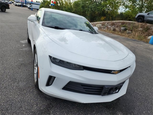 2018 Chevrolet Camaro 1LT photo 2
