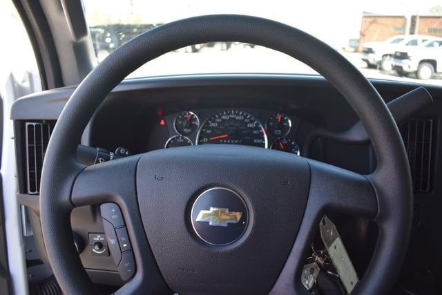 2025 Chevrolet Express Cargo Work Van - Photo 27