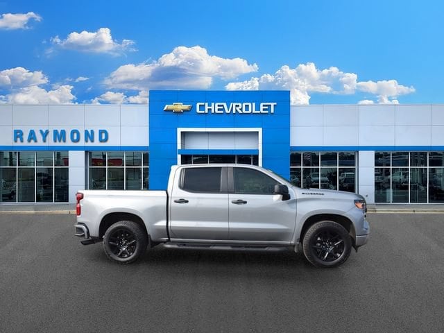 2024 Chevrolet Silverado 1500 Custom - Photo 2