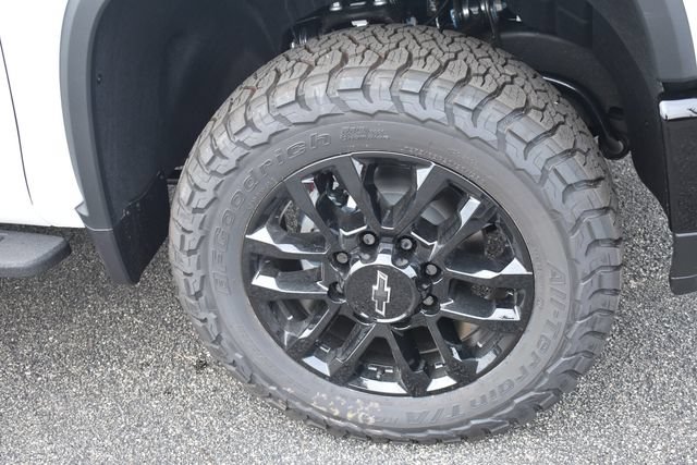 2026 Chevrolet Silverado 2500 HD LTZ - Photo 12