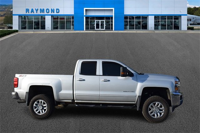 2016 Chevrolet Silverado 2500HD LT photo 2