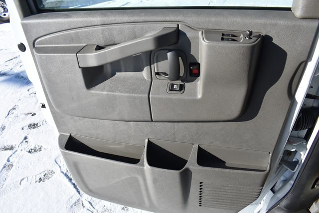 2025 Chevrolet Express Cargo Work Van - Photo 29