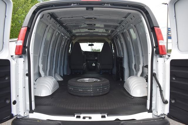 2025 Chevrolet Express Cargo Work Van - Photo 17
