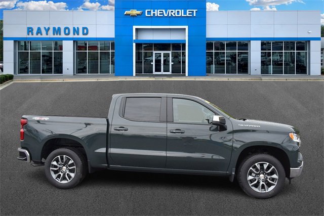 2026 Chevrolet Silverado 1500 LT photo 2