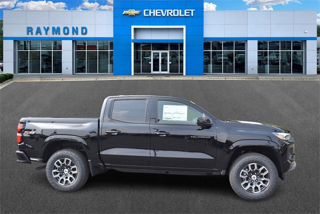 2026 Chevrolet Colorado Z71 photo 2