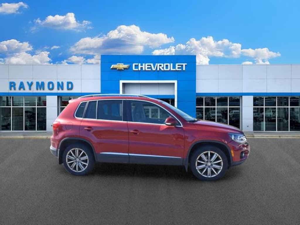 Used 2013 Volkswagen Tiguan SE SUV