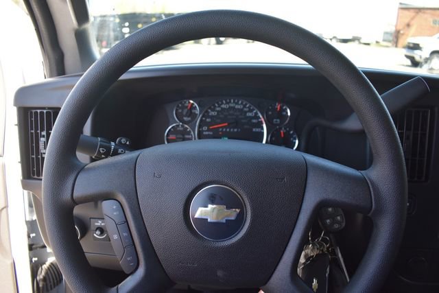 2025 Chevrolet Express Cargo Work Van - Photo 30
