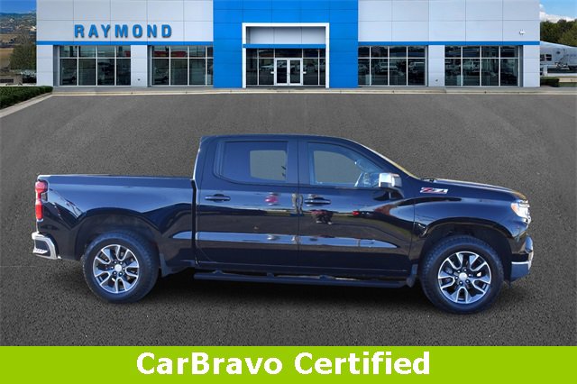 2023 Chevrolet Silverado 1500 LT photo 2