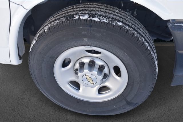 2025 Chevrolet Express Cargo Work Van - Photo 12