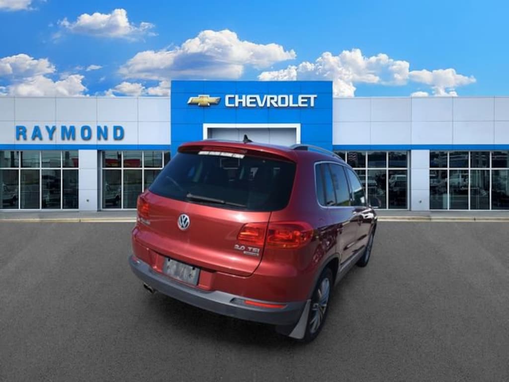 Used 2013 Volkswagen Tiguan SE SUV
