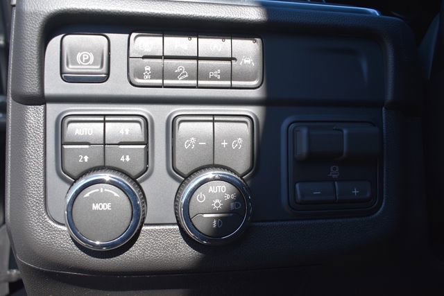 2026 Chevrolet Suburban Premier - Photo 30