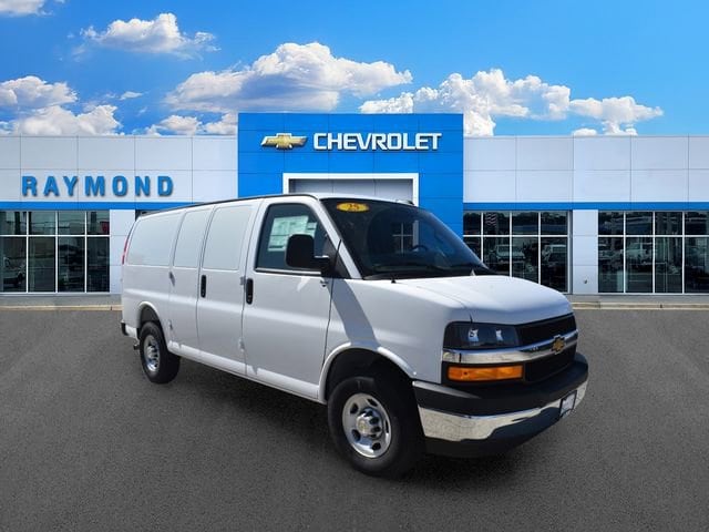 2025 Chevrolet Express Cargo Work Van - Photo 11