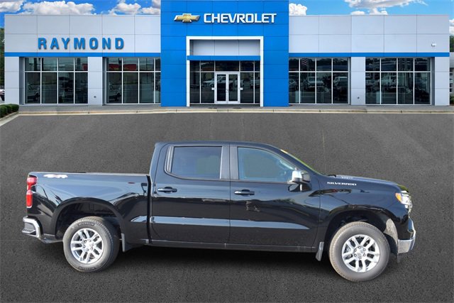 2026 Chevrolet Silverado 1500 LT photo 2