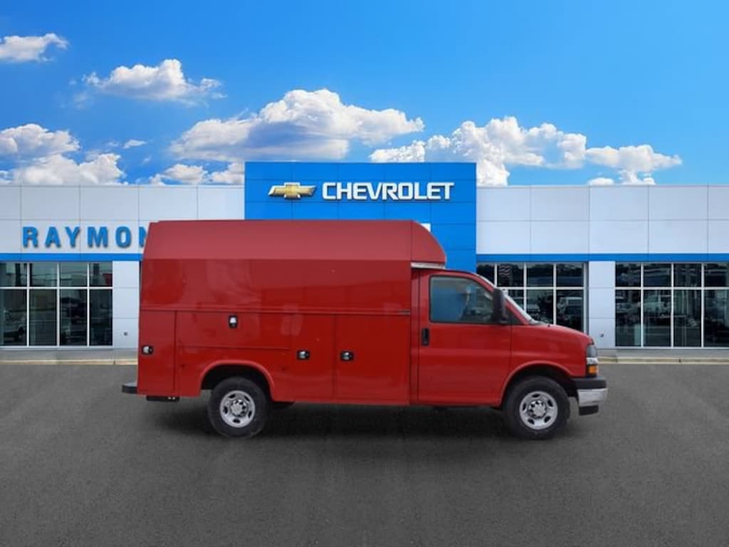 New 2026 Chevrolet Express Cutaway 3500 1WT Cutaway Van